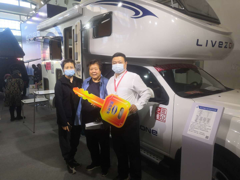 從這選房車的顧客怎么這么多？