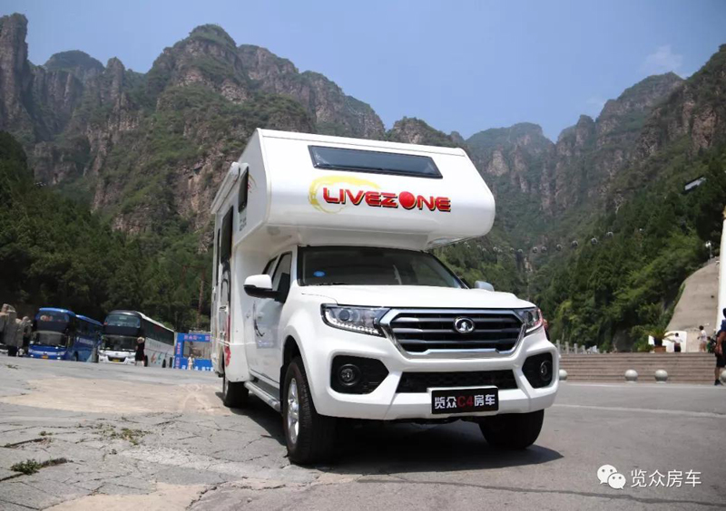 房車(chē)還就要選汽油、四驅(qū)、兩米大床