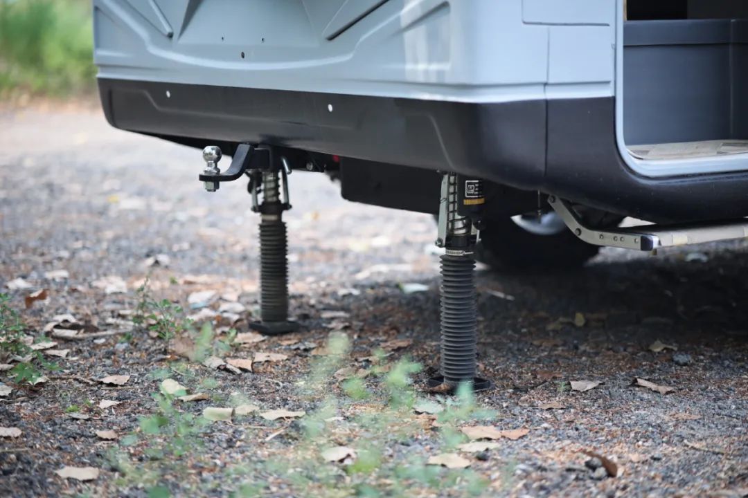TOD智能四驅 全車越野套件，這是不是你理想的C型越野房車？